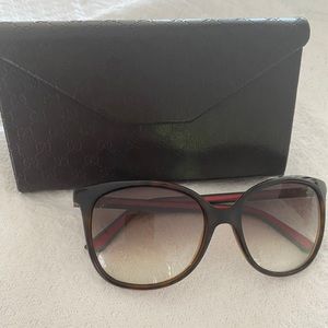 Gucci sunglasses great condition!